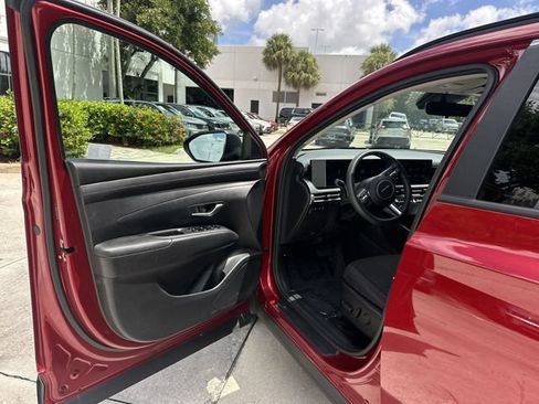Used 2025 Hyundai Tucson SEL FWD image 22
