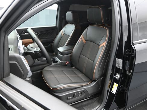 Used 2023 GMC Canyon AT4 AWD/4WD image 8