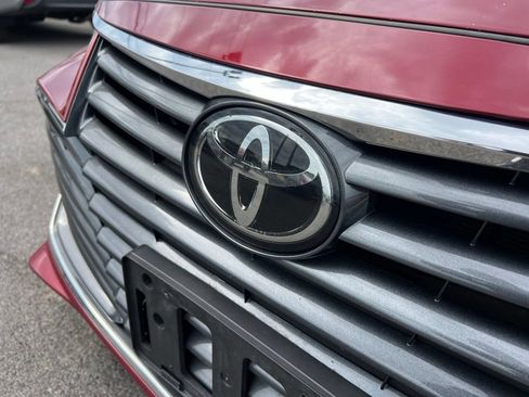 Used 2022 Toyota Avalon XLE w/ Moonroof Package FWD image 29
