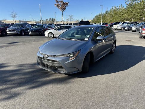 Used 2024 Toyota Corolla LE image 2