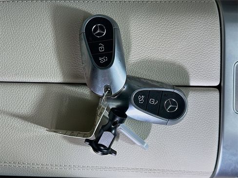 Used 2023 Mercedes-Benz C 300 4MATIC Sedan image 34