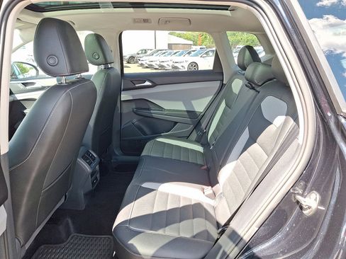 Used 2022 Volkswagen Taos SEL image 20