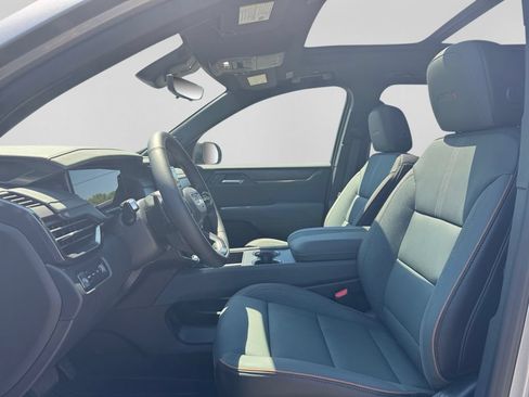New 2026 GMC Acadia AT4 w/ Luxury Package AWD/4WD image 18
