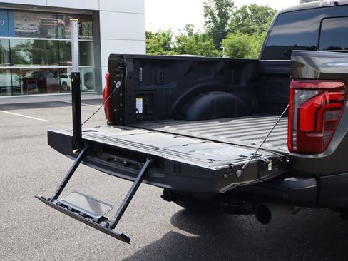 Used 2025 Ford F150 Raptor AWD/4WD image 21