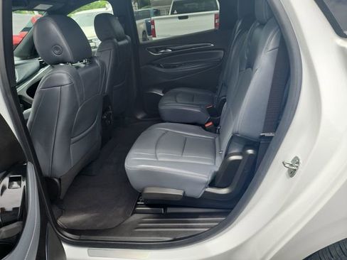 Used 2023 Buick Enclave Essence FWD image 11