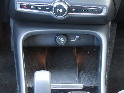 Used 2023 Volvo C40 P8 Recharge Ultimate w/ Protection Package Premier AWD/4WD image 30