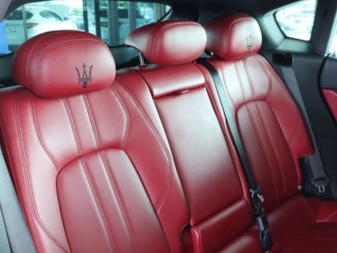 Used 2018 Maserati Levante GranSport AWD/4WD image 35