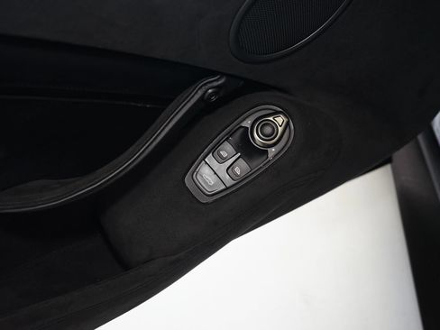 Used 2019 Aston Martin V8 Vantage Coupe RWD image 21