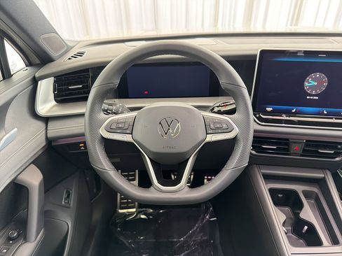 New 2026 Volkswagen Tiguan SE R-Line image 18