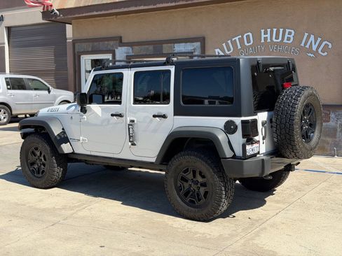 Used 2018 Jeep Wrangler Unlimited Sport AWD/4WD image 7