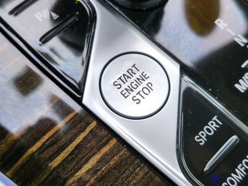 Used 2021 BMW X5 xDrive40i w/ M Sport Package image 26