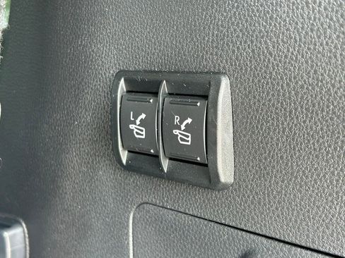 Used 2025 Toyota Sequoia Capstone AWD/4WD image 16