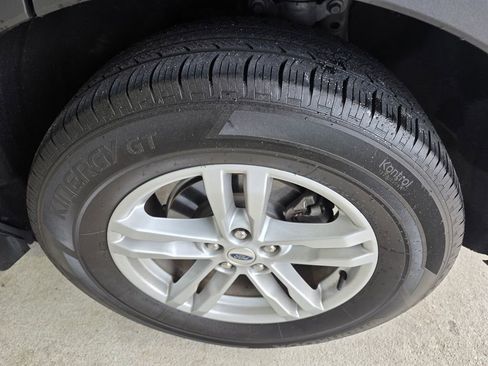 Used 2024 Ford Explorer XLT RWD image 10