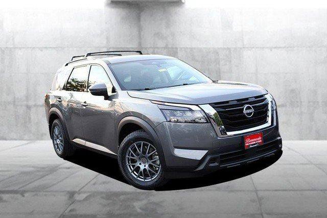 Used 2025 Nissan Pathfinder SV w/ SV Premium Package AWD/4WD image 2