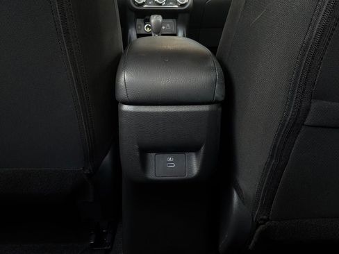 Used 2025 Nissan Versa SV FWD image 12
