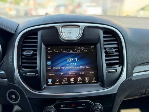 Used 2015 Chrysler 300 Limited RWD image 39