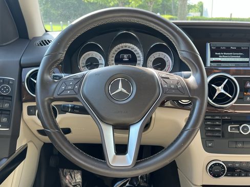 Used 2015 Mercedes-Benz GLK 350 2WD image 18