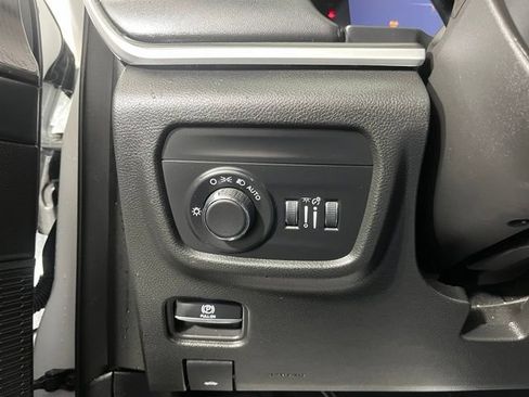 Used 2023 Jeep Grand Cherokee L Laredo AWD/4WD image 19
