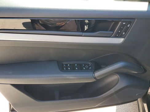 Used 2024 Porsche Cayenne image 18