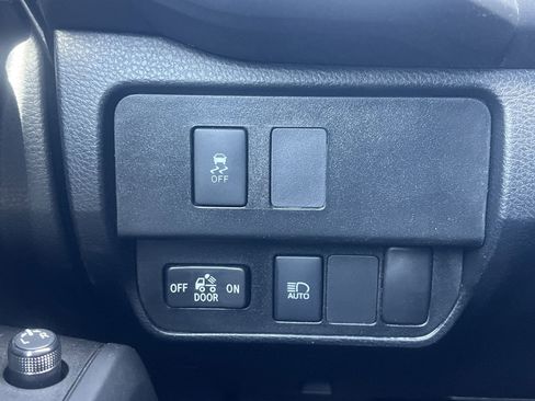 Used 2021 Toyota Tacoma SR w/ SR Convenience Package image 11