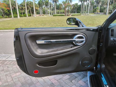 Used 2006 Chevrolet SSR w/ Preferred Equipment Group RWD image 9