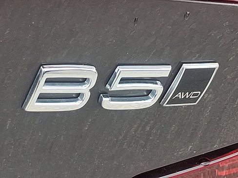 Certified 2024 Volvo S60 B5 Plus image 30