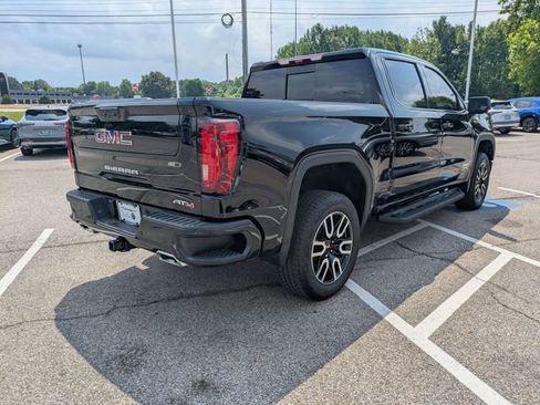Used 2025 GMC Sierra 1500 AT4 w/ AT4 Premium Package AWD/4WD image 8