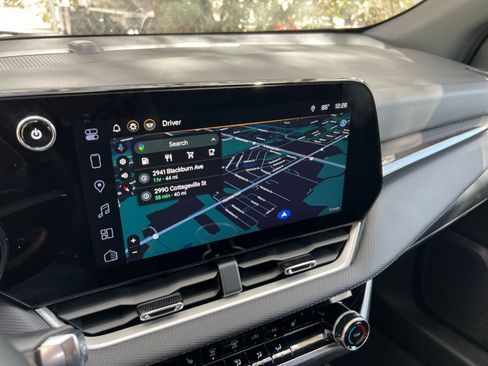 Used 2025 Chevrolet Equinox LT image 18