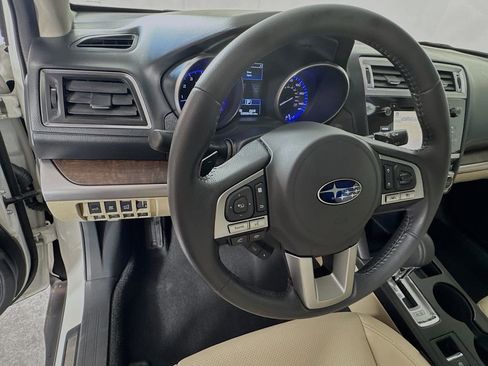 Used 2017 Subaru Outback 2.5i Limited image 11