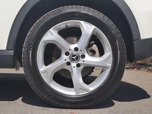 Used 2018 Mercedes-Benz GLA 250 4MATIC image 17