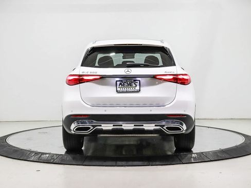 Used 2023 Mercedes-Benz GLC 300 4MATIC image 3