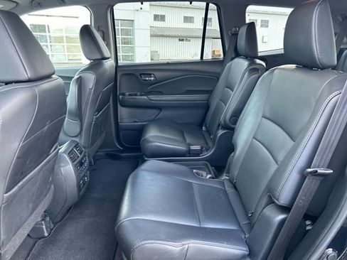 Used 2021 Honda Pilot Touring image 17