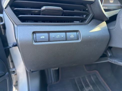 Used 2024 Nissan Altima 2.5 SR image 12