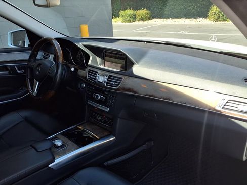 Used 2014 Mercedes-Benz E 350 4MATIC Sedan image 22