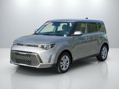 Certified 2025 Kia Soul LX image 3