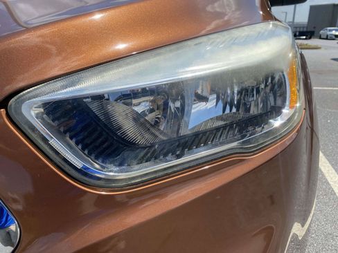 Used 2017 Ford Escape SE FWD image 12