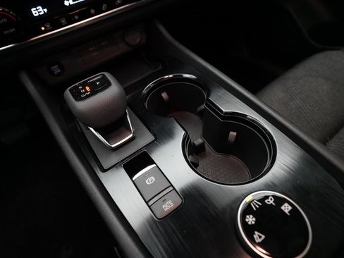 Certified 2024 Nissan Rogue SV image 17