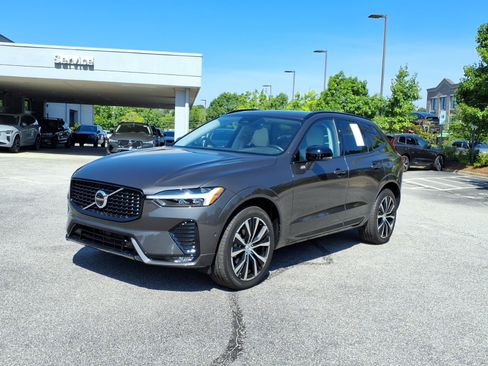 Certified 2024 Volvo XC60 B5 Plus w/ Protection Package Premier AWD/4WD image 9