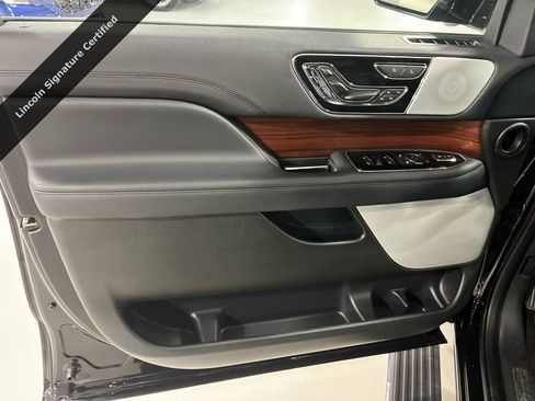 Certified 2023 Lincoln Navigator L Reserve AWD/4WD image 9