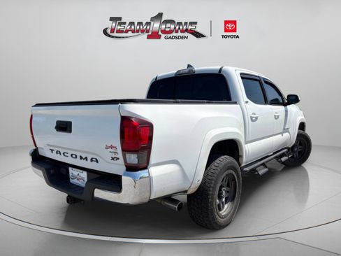 Used 2018 Toyota Tacoma SR5 RWD image 12