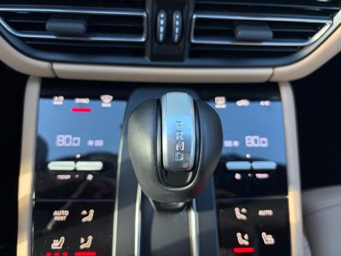 Certified 2025 Porsche Macan image 25