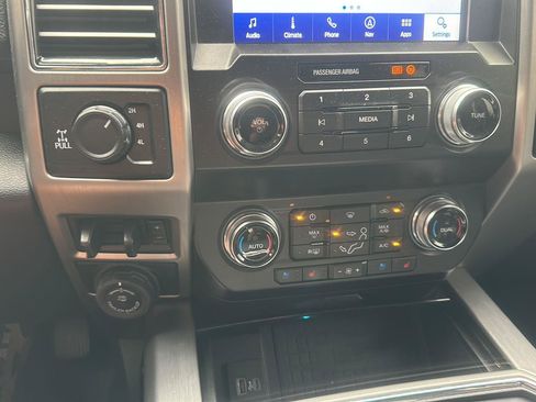 Used 2020 Ford F350 Platinum AWD/4WD image 32