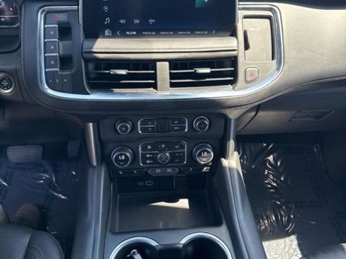 Used 2023 Chevrolet Suburban LT RWD image 17