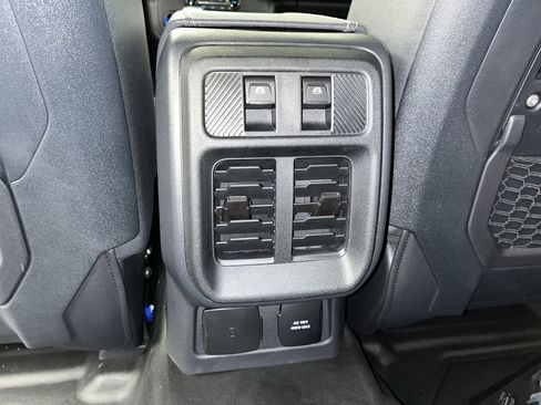 New 2025 Ford Bronco Badlands image 11