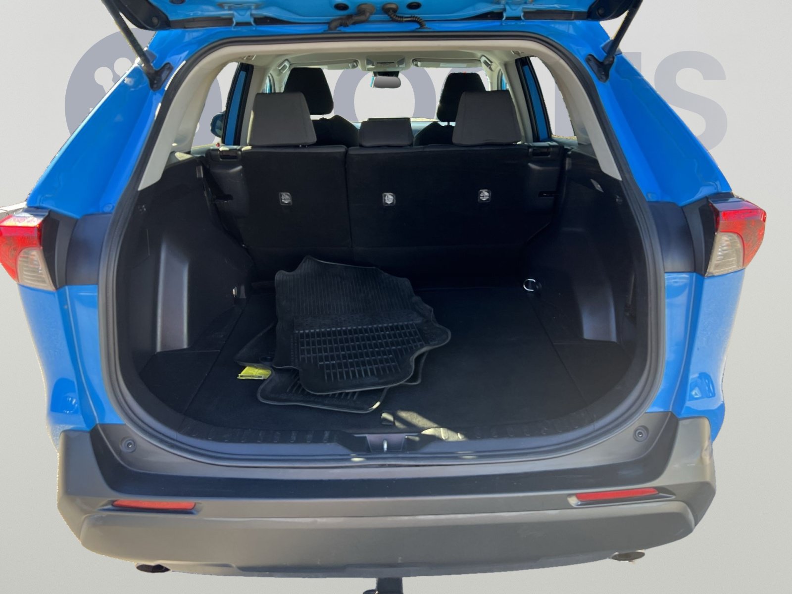 Used 2021 Toyota RAV4 XLE AWD/4WD image 24