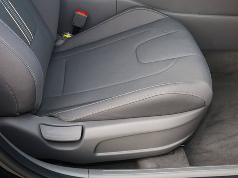 Used 2026 Hyundai Elantra Sport FWD image 17