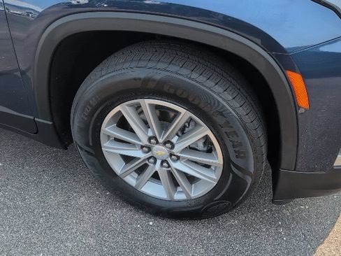 Used 2022 Chevrolet Traverse LT FWD image 12