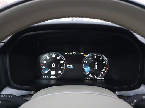 Used 2020 Volvo V60 T5 Cross Country image 31