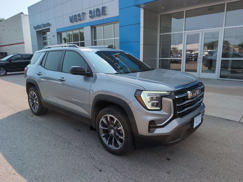 Used 2025 GMC Terrain Elevation w/ Elevation Premium Package AWD/4WD image 2