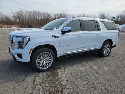 New 2026 GMC Yukon XL Denali w/ Sun & Power Step Package
